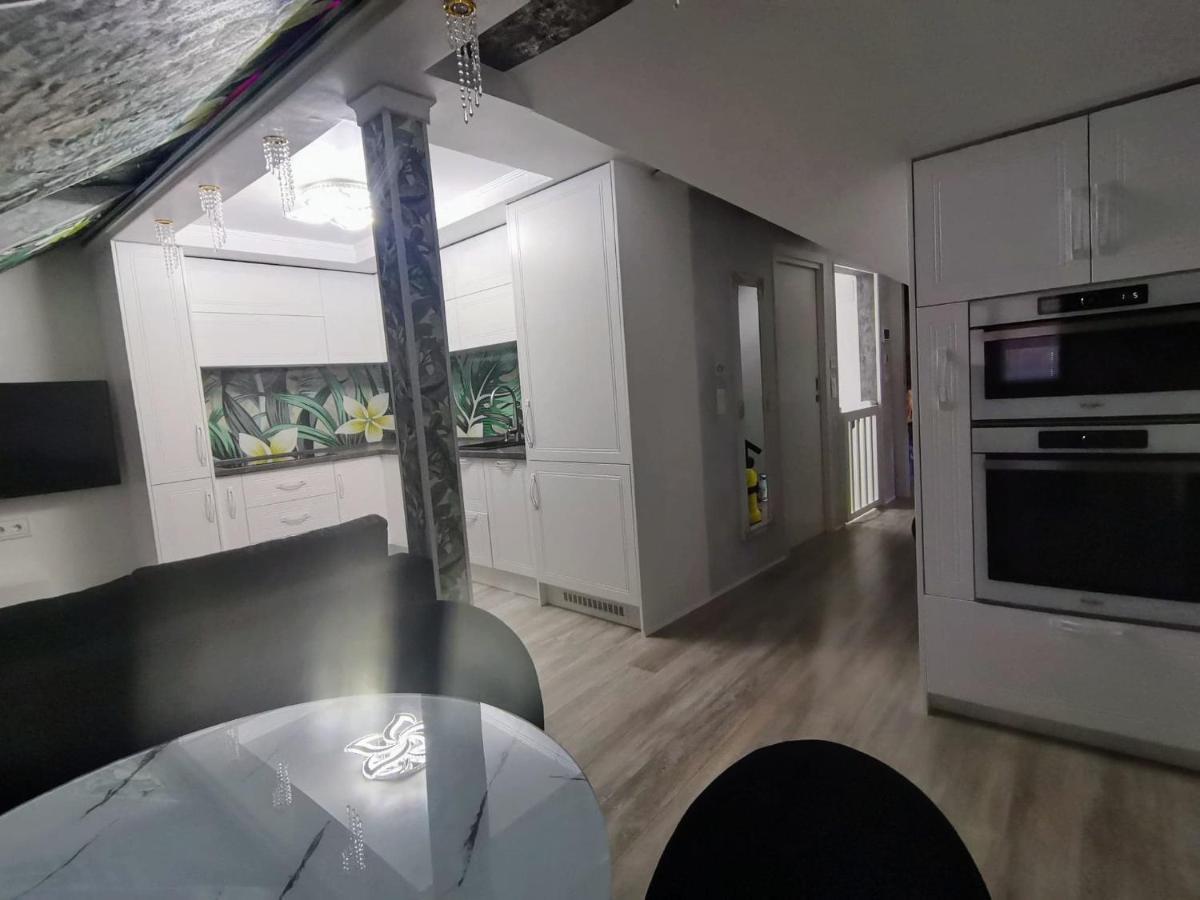Cezari Aparthotel Brasov Ngoại thất bức ảnh